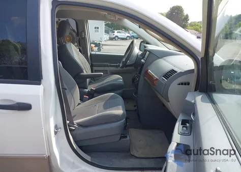 2008 Chrysler Town & Country Lx z USA, uszkodzony, nr VIN 2A8HR44H98R696478